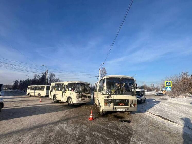 Две маршрутки столкнулись в Иркутске