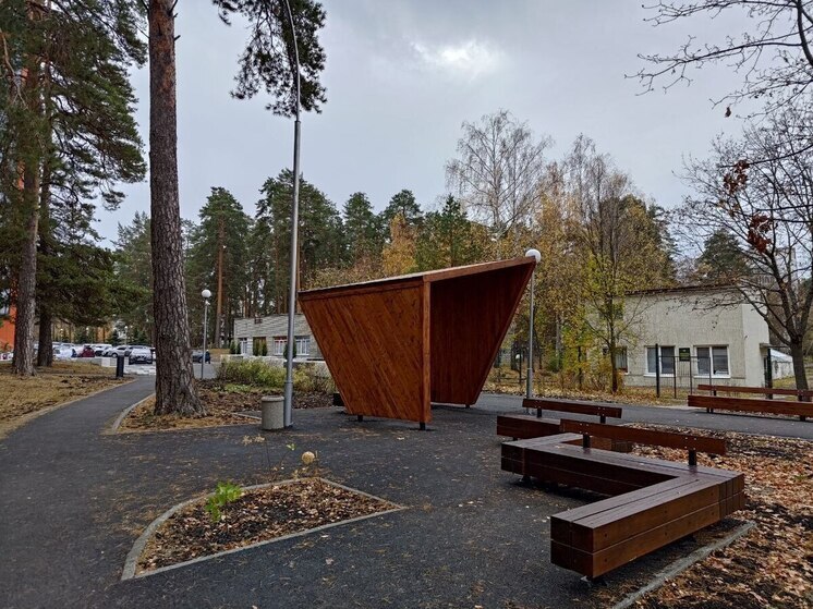 В Заречном завершилось благоустройство сквера Демакова по федеральному проекту