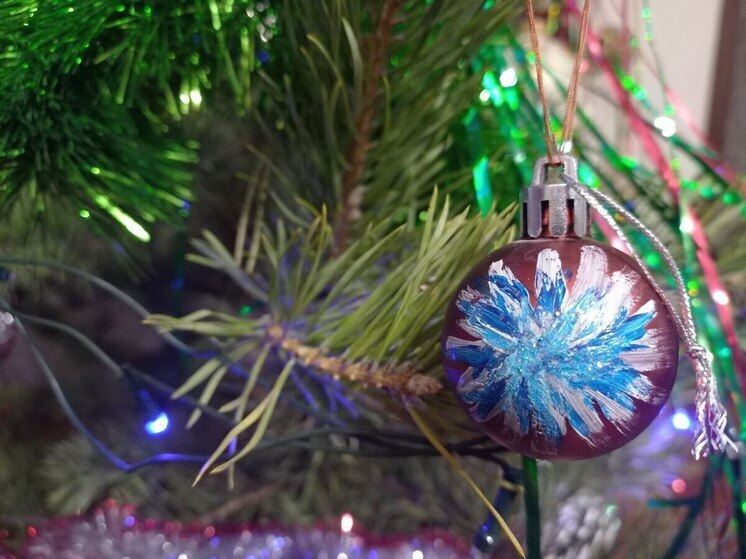 Терапевт рассказала об опасности новогодних игрушек из пластика