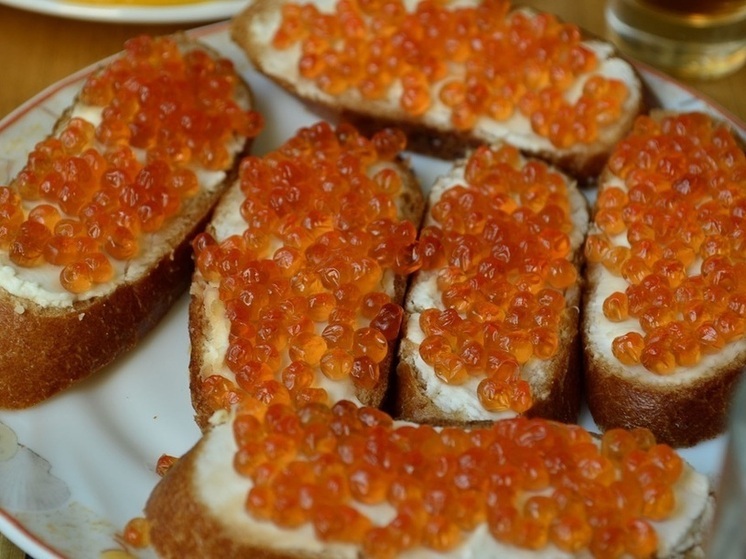 Новогодний деликатес становится роскошью: на сколько подорожала цена праздничного бутерброда в Пензенской области