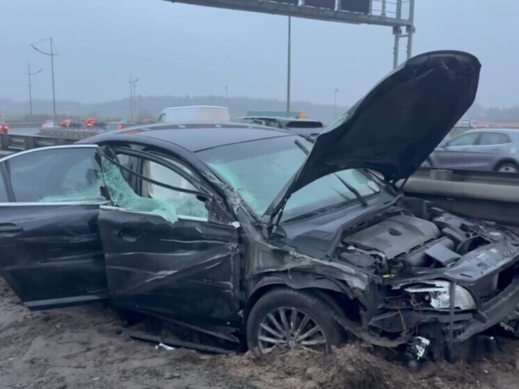 Калининградец попал в аварию из-за взорвавшегося колеса его машины