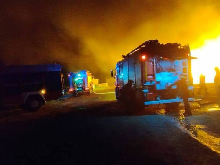 В селе Береговое под Феодосией потушили пожар в двухэтажном доме