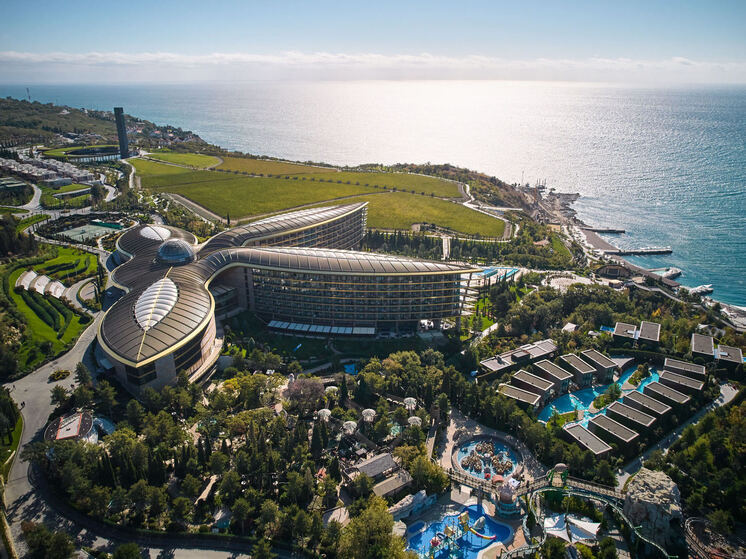 Курорт Сбера «Мрия» в 2025 году удостоился двух международных наград в сфере гостеприимства