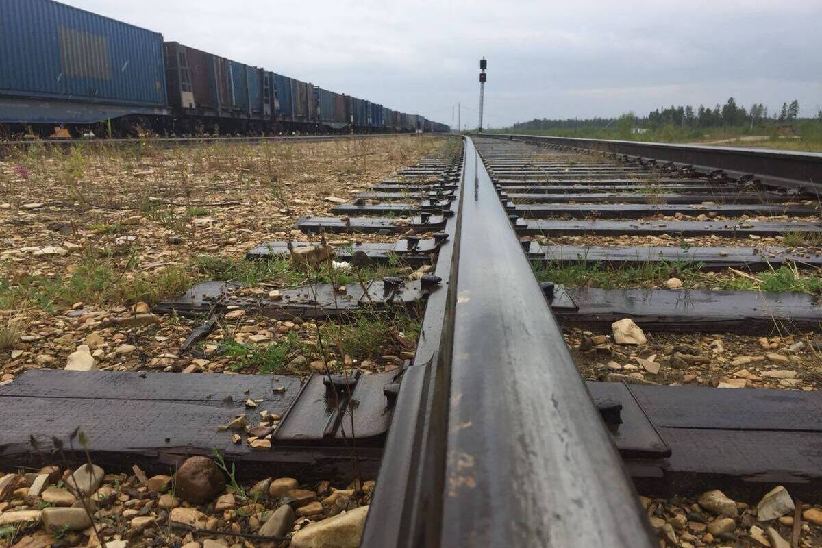 На сотрудников вокзала в российском городе напала толпа мужчин с битой