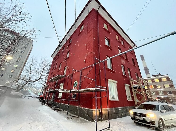 В Мурманске почти закончили ремонт 29 фасадов зданий