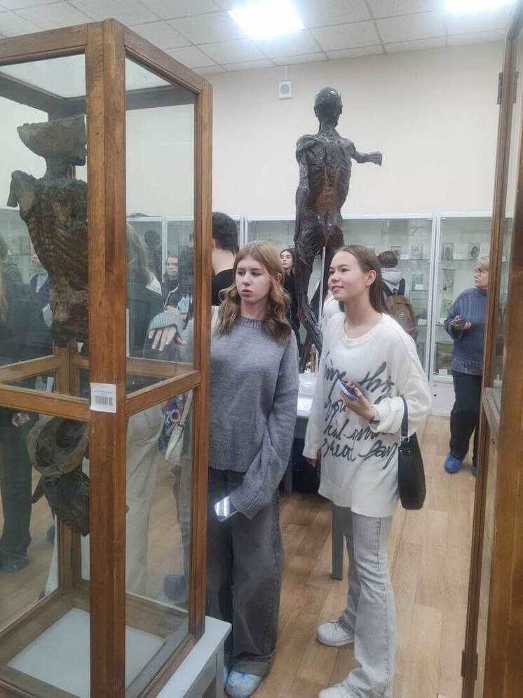 Иркутские школьники заглянули в сердце медицины на экскурсии