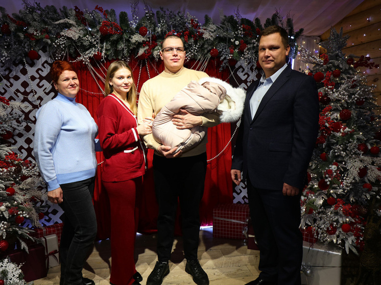 В Рязани в резиденции Деда Мороза зарегистрировали новорождённую Веру