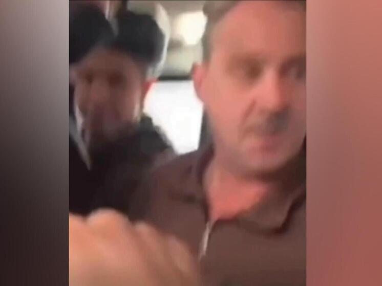 В общественном транспорте начались драки между пенсионерами и студентами