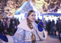 На Новый год хочется как-то по-особенному поздравить любимую бабушку, и «МК» сделал своеобразную шпаргалку, которая поможет вам в этом деле.