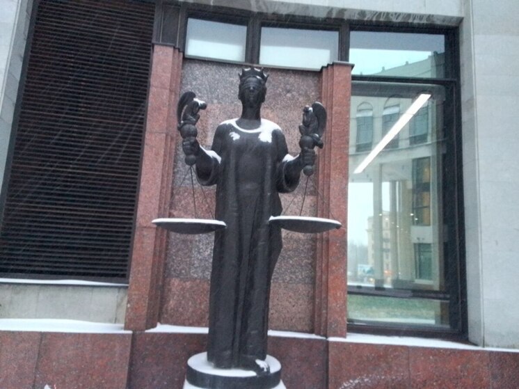 Жительница Лодейного Поля покусала полицейского и получила срок