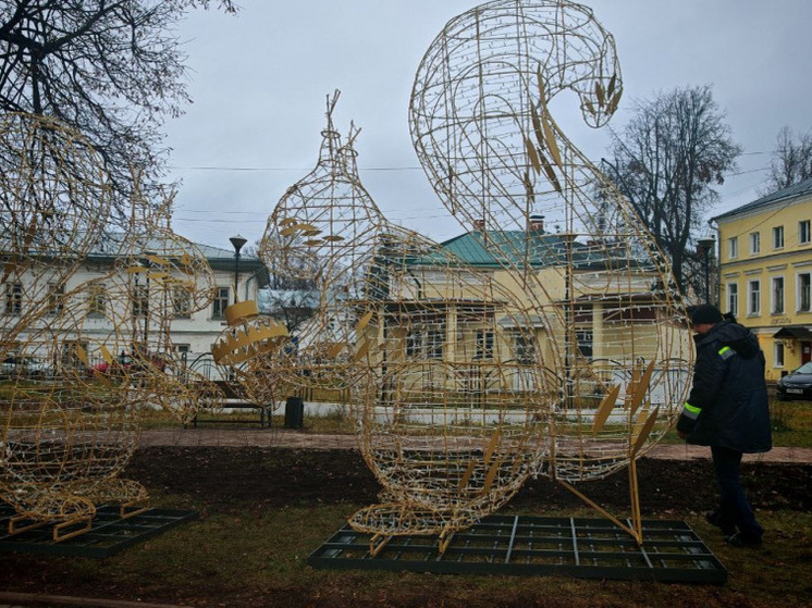 В Костроме предприятия помогают украсить город к новому году