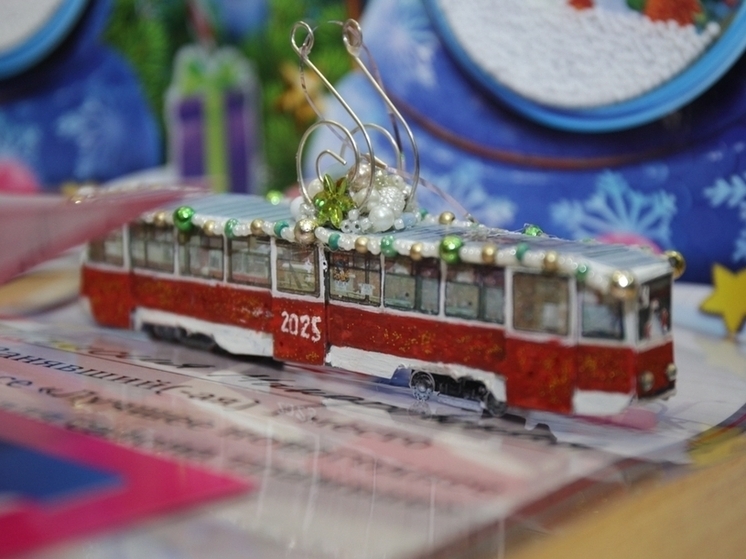 Конкурс новогодних игрушек для трамваев проходит в Череповце