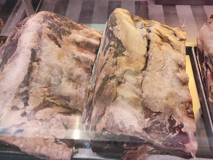 В Тыву пытались увезти 800 килограммов опасной хакасской свинины