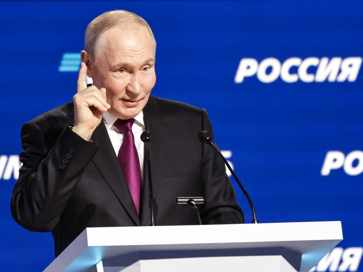 Президент РФ: мессенджеры влияют на молодежь, государству тоже надо работать с этими инструментами