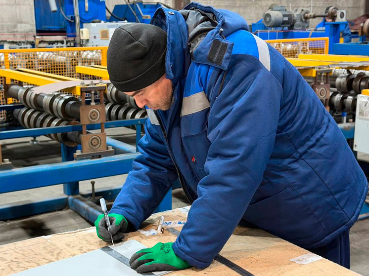 Завод из Липецка активно восстанавливает Мариуполь