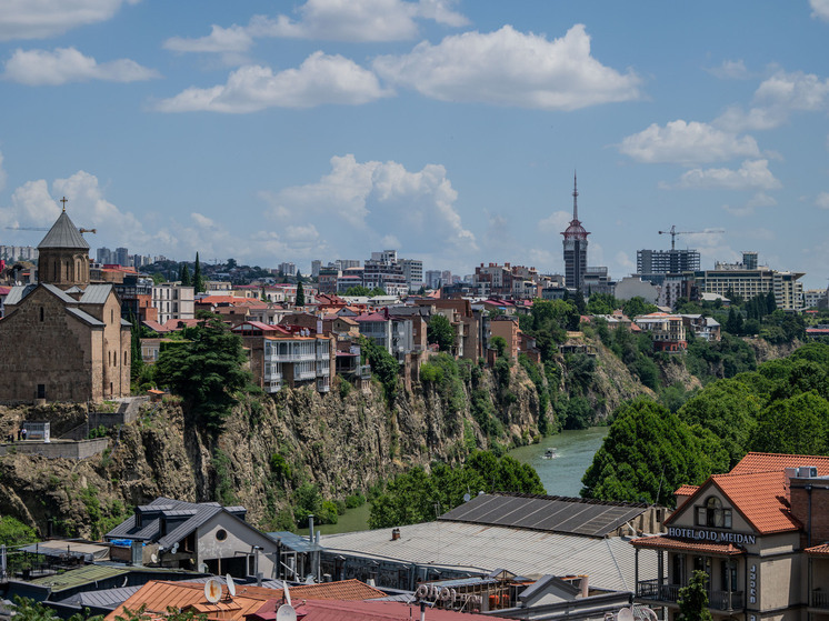 Российских туристов предупредили о резком скачке случаев заболевания гриппом в Грузии