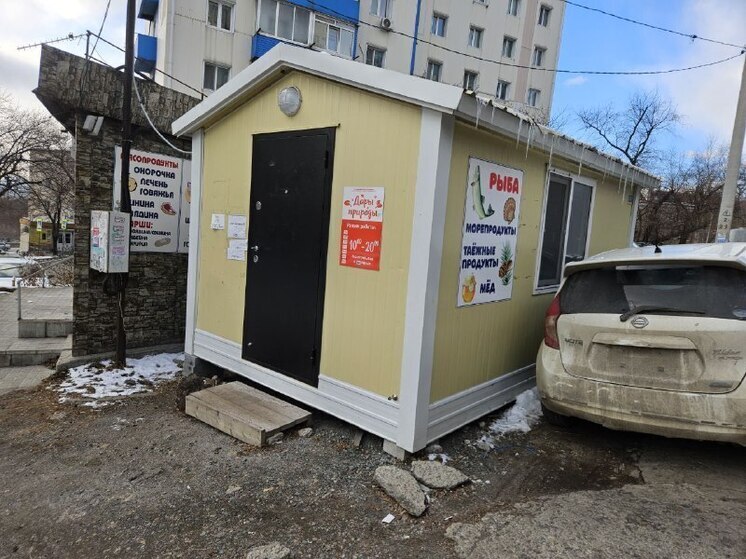 Зачистка города: почти 50 гаражей и 17 брошенных машин убрали с улиц Владивостока за месяц