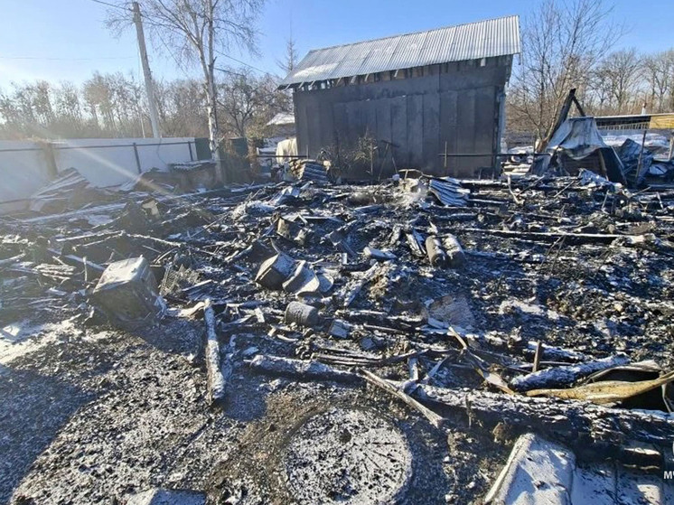 Остались без крова за одну ночь: пожар уничтожил дом семьи под Хабаровском