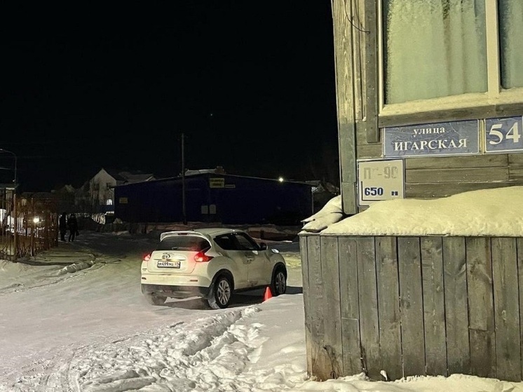 Пешеход попал под колеса авто на улице Салехарда