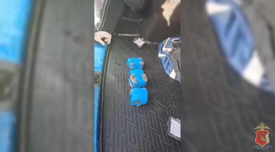 Полицейскими пресечена доставка 7 кг гашиша в Вологду на машине под управлением нетрезвого наркокурьера