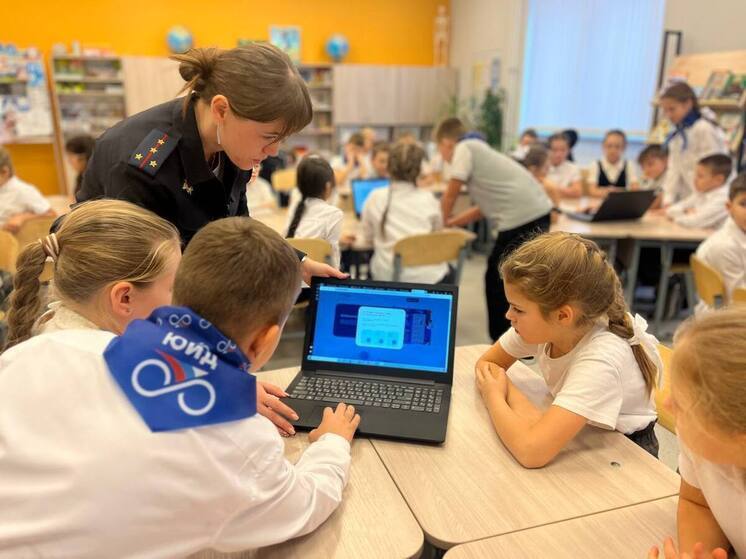 В Серпухове прошла интерактивная викторина по ПДД для школьников