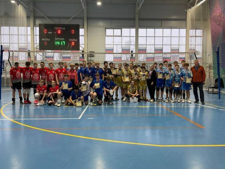 Волейбольный турнир собрал в Серпухове сильнейшие юношеские команды