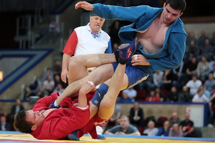 Российским самбистам вернули право выступать на турнирах с флагом и гимном