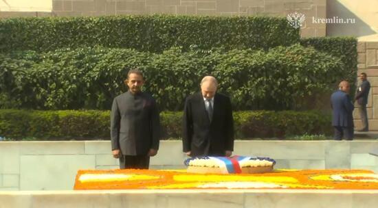 Посещение Путиным и мемориала Махатмы Ганди в Индии