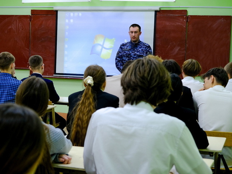 Росгвардеец провел профориентационные встречи со школьниками Йошкар-Олы