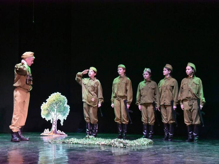 В Брянске завершается фестиваль школьных театров "Классика в классы"