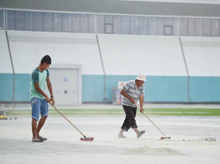 В Курганской области ограничили работу мигрантов в торговле и доставке