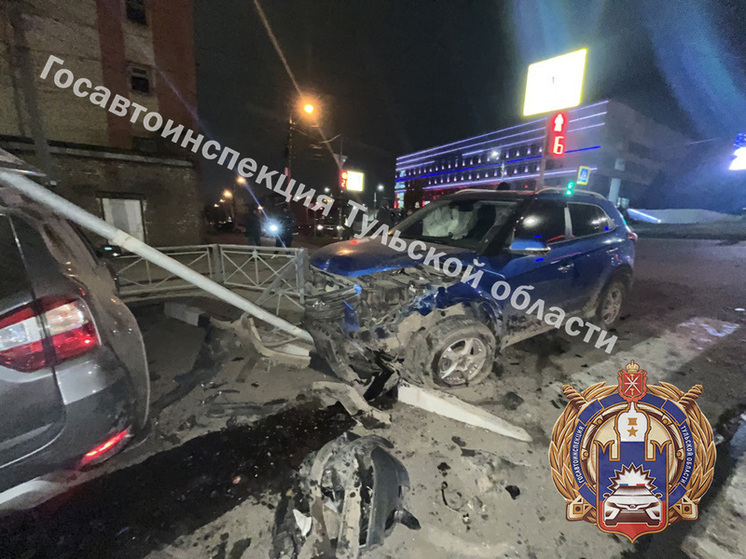 В Туле ГАИ восстановила картину ДТП с тремя авто и опорой в Заречье