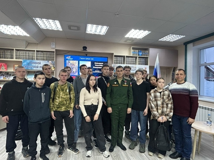 В Ненецкой центральной библиотеке прошла встреча с ветераном СВО