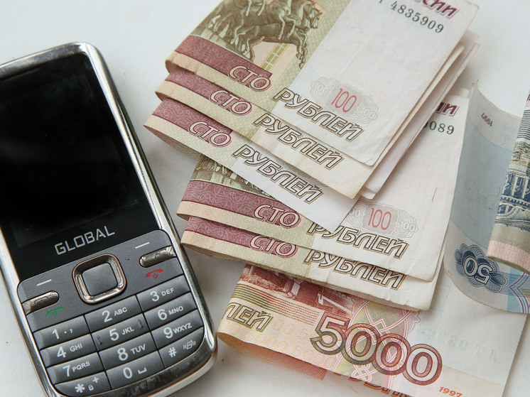 Жительница Краснодара передала аферистам почти 10 млн рублей для "декларации"