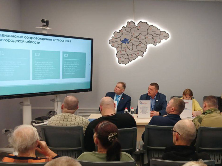 В среду, 3 декабря, специалисты губернаторского проекта «Помощь рядом» посетили Демянск и проконсультировали местных жителей по различным вопросам, касающимся социальной и медицинской помощи, трудоустройства