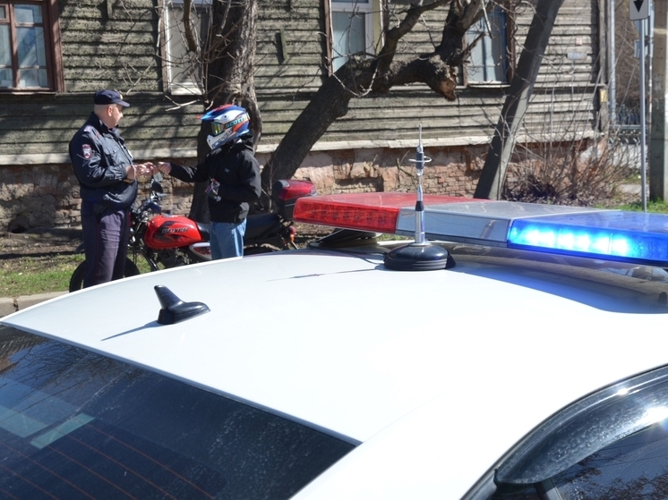 В Орловской области сотрудники Госавтоинспекции остановили на дороге несовершеннолетнего мотоциклиста