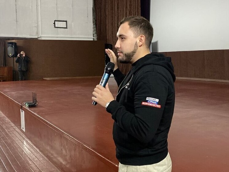 В Геническе провели закрытый кинопоказ фильма «На СВОём месте»