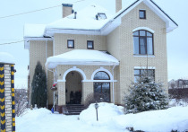 Предстоящие новогодние каникулы по традиции являются пиковым сезоном на рынке посуточной аренды загородных домов