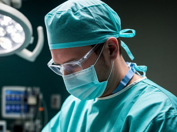 В Магадане ураган снес крышу детской больницы