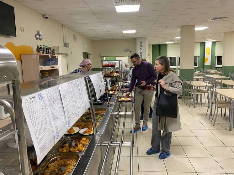 Более 18 тысяч родителей из Ленобласти проверили школьное питание детей
