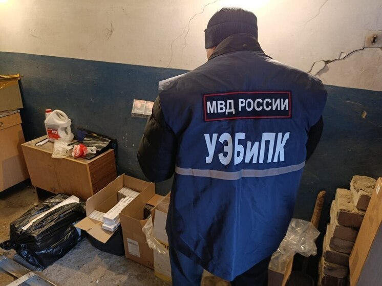 Хранилище контрафакта на миллионы рублей нашли в гаражах Челябинска