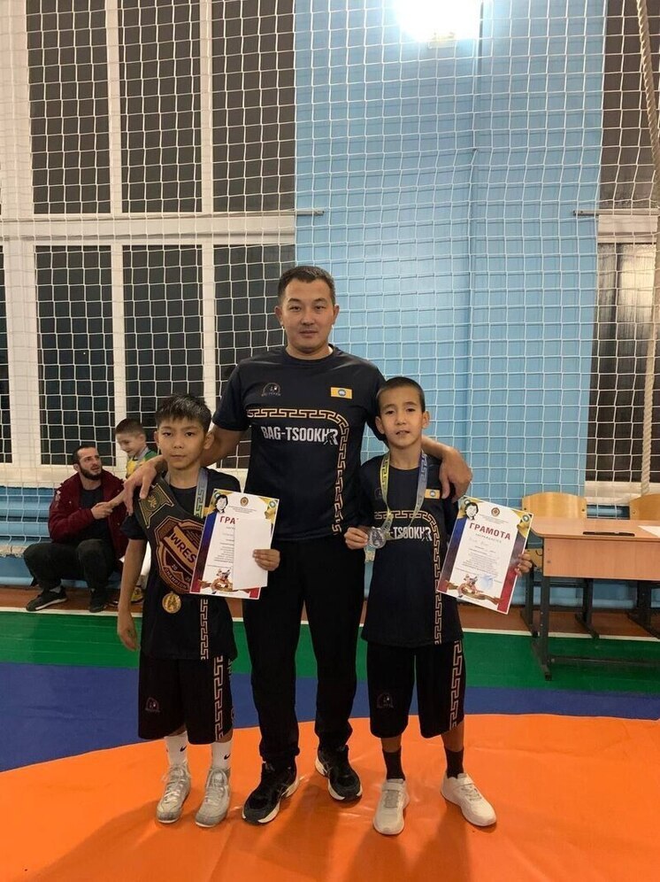 Юные вольники Калмыкии вернулись с медалями