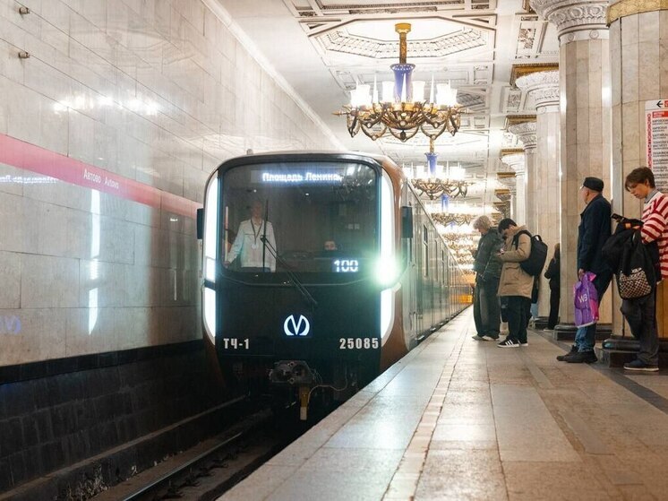Пятый коричневый «Балтиец» вышел на «красную» линию петербургского метро