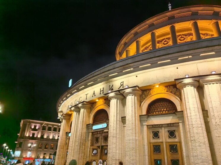 На станции метро «Площадь Восстания» с 8 декабря начнётся ремонт эскалатора