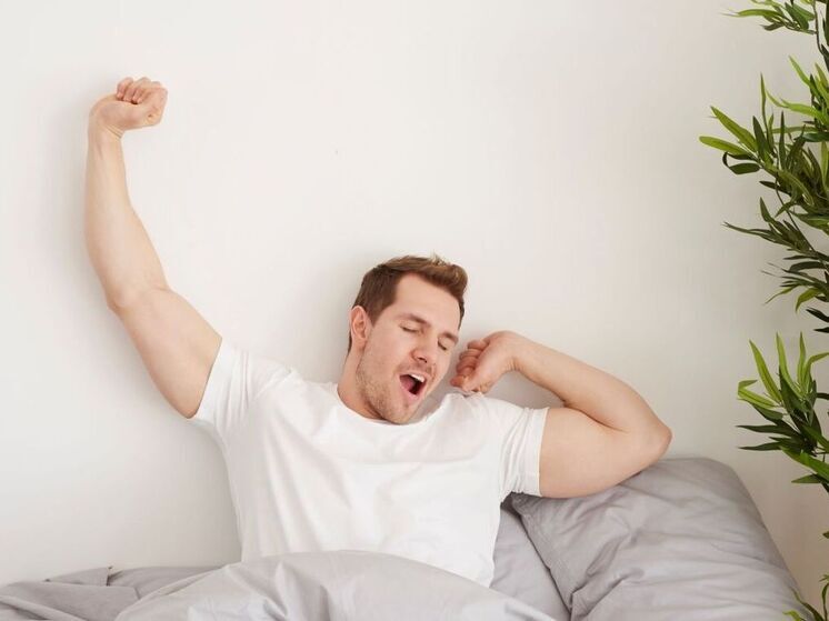 Врач рассказала, как облегчить пробуждение, когда за окном темно