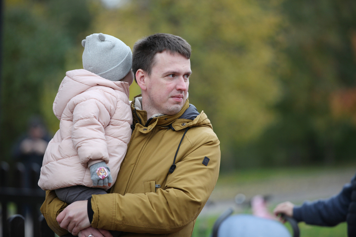 Отец десятерых детей ушел в декрет, чтобы ухаживать за двойней