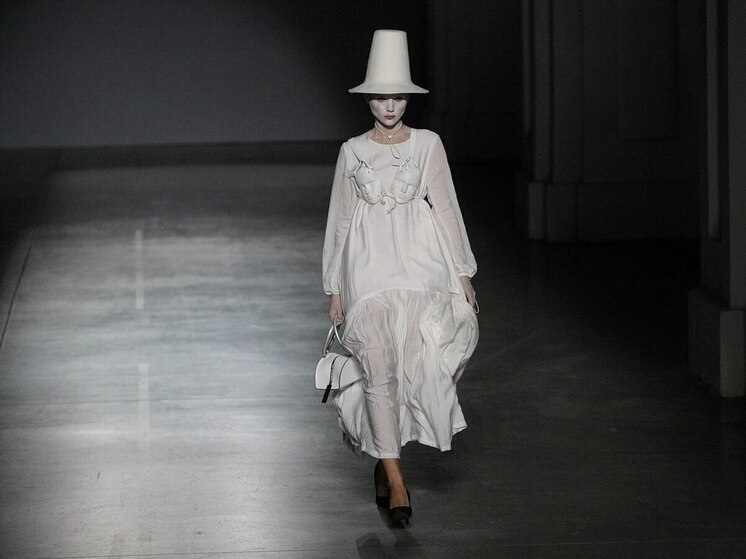 Ответ шуму: Pantone объявляет ванильный белый цветом 2026