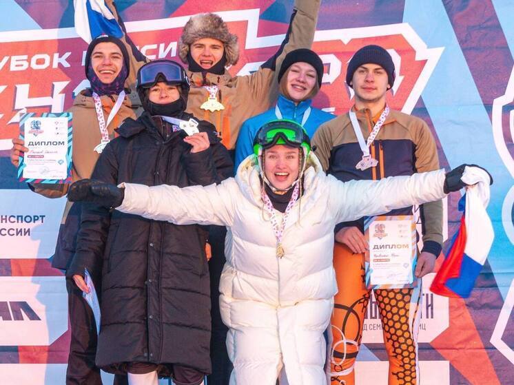 В Лабытнанги завершился второй этап Кубка России по сноуборд-кроссу