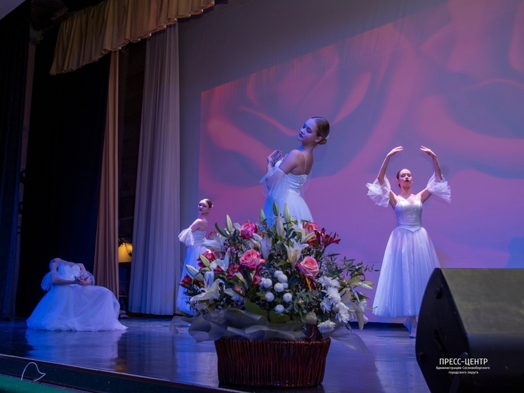 В Сосновом Бору прошел концерт, посвященный Международному дню инвалидов