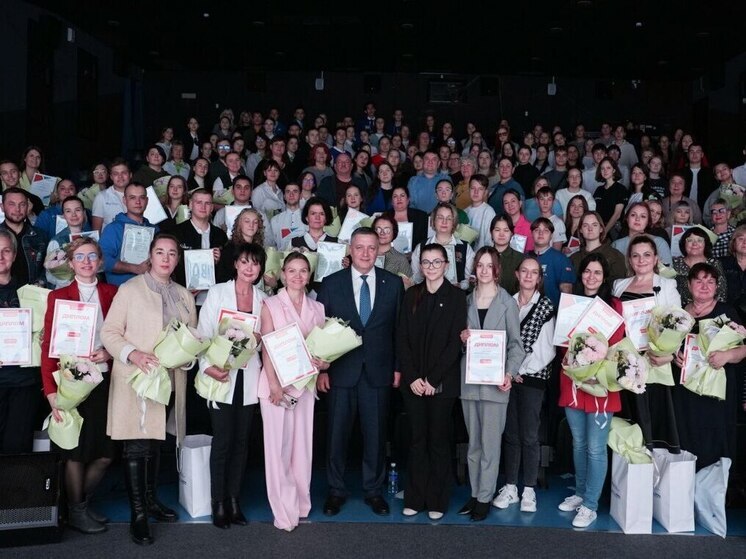 Более ста волонтёров и общественников Приангарья получили региональные награды